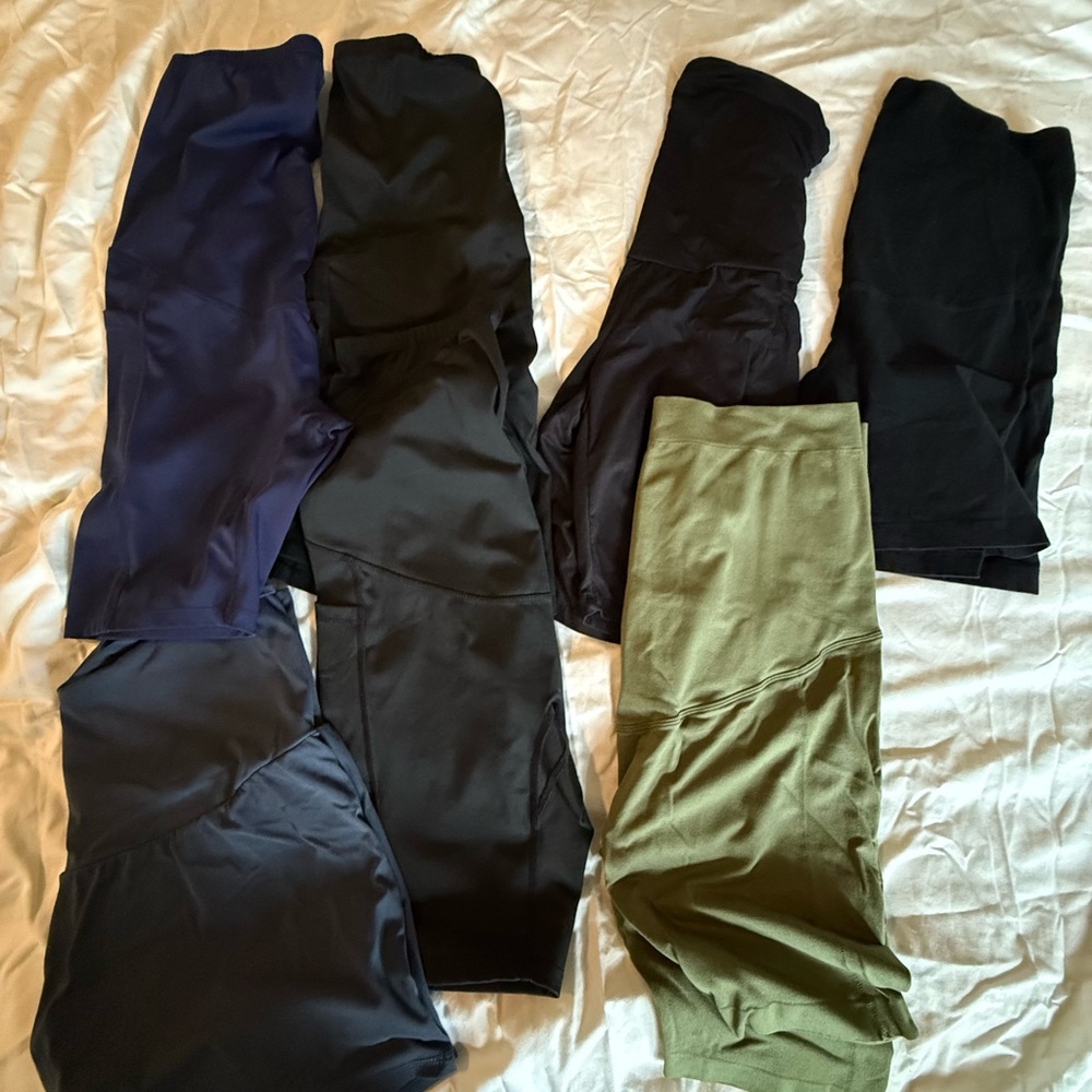 Lot of maternity activewear bottoms